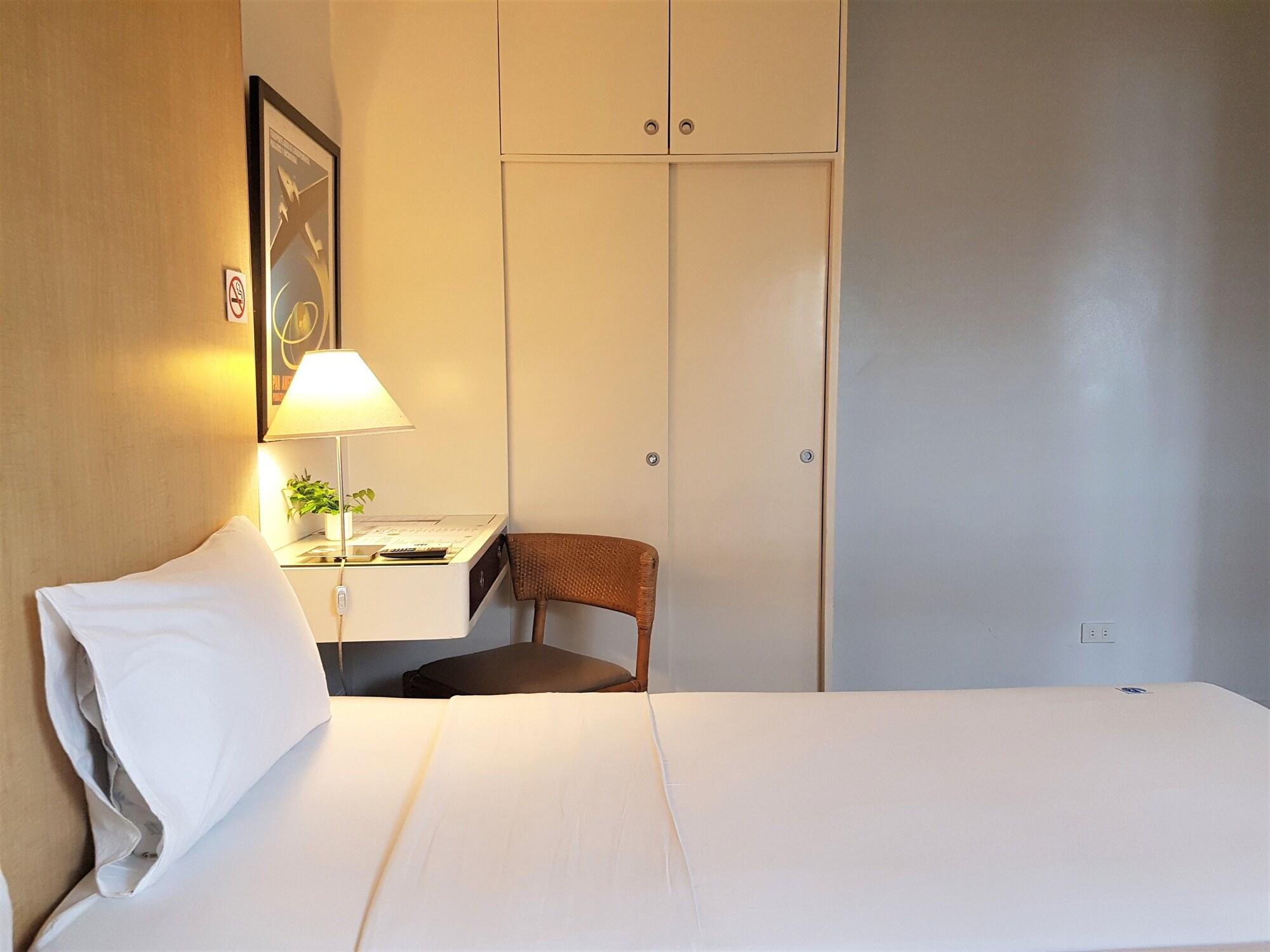 The Clipper House, Poblacion Makati Манила Екстериор снимка