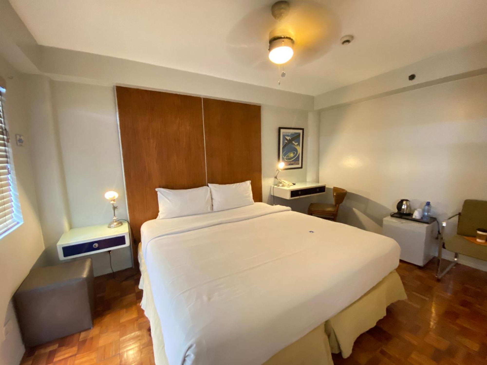 The Clipper House, Poblacion Makati Манила Екстериор снимка
