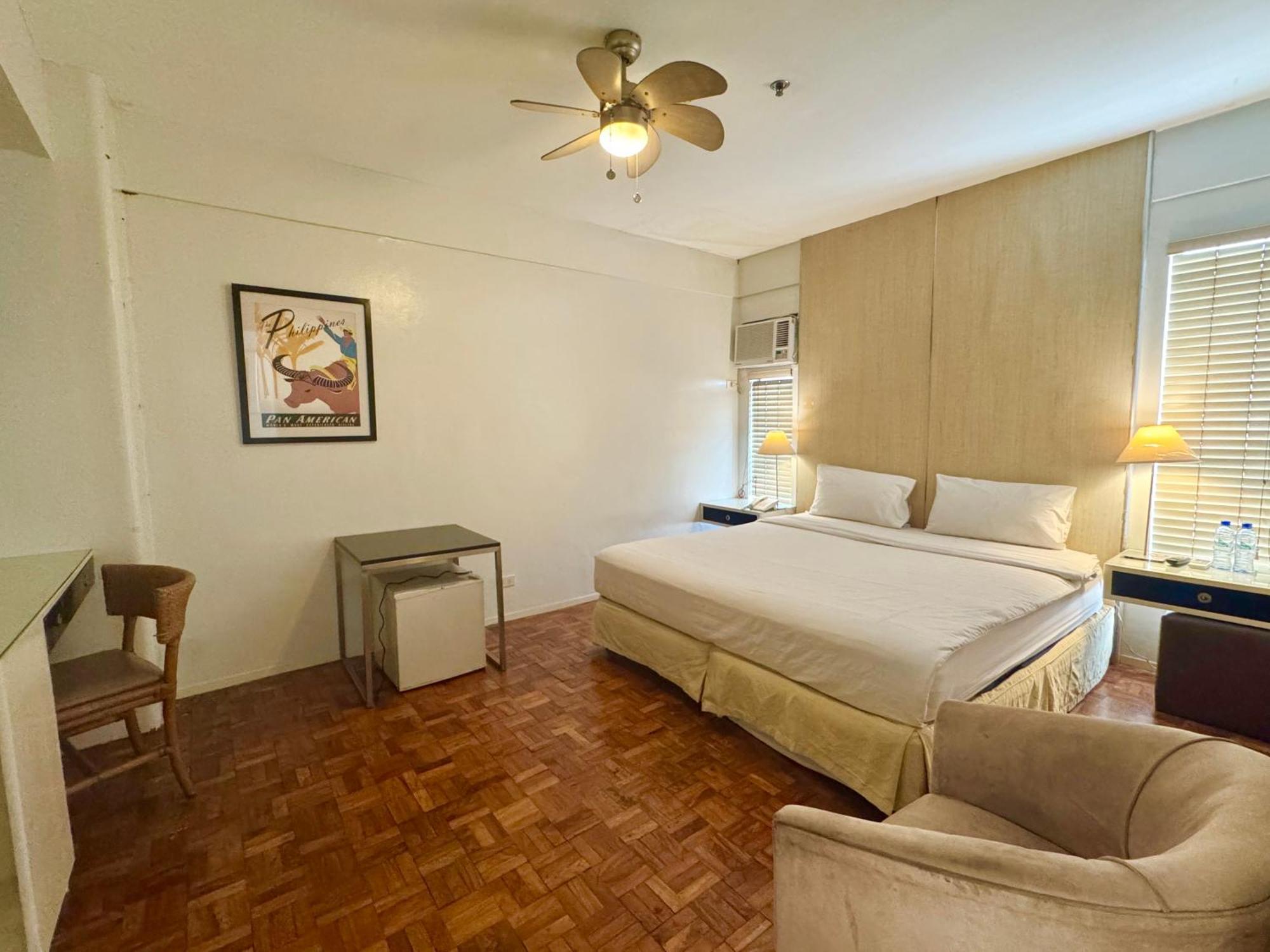 The Clipper House, Poblacion Makati Манила Стая снимка