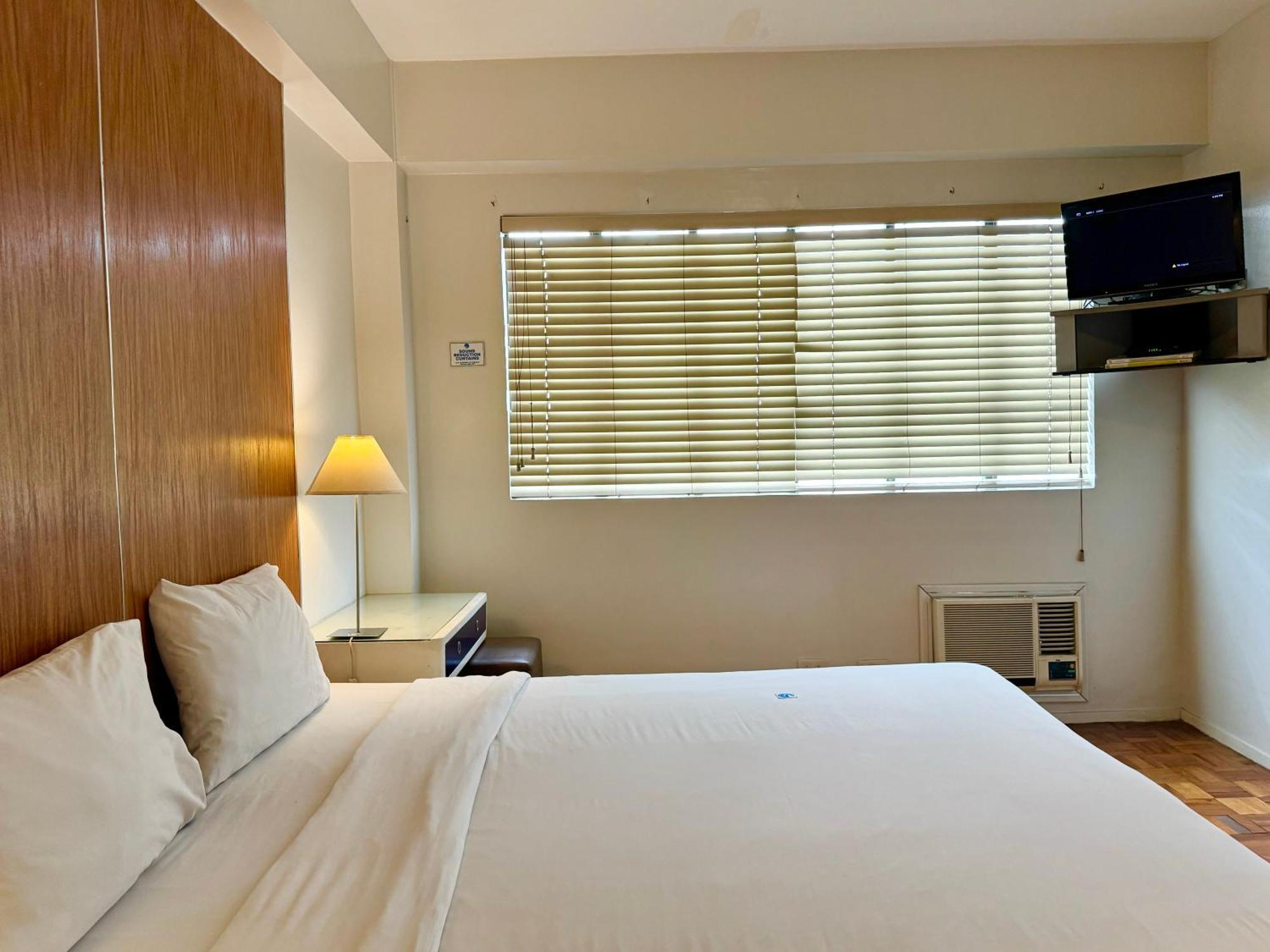 The Clipper House, Poblacion Makati Манила Екстериор снимка