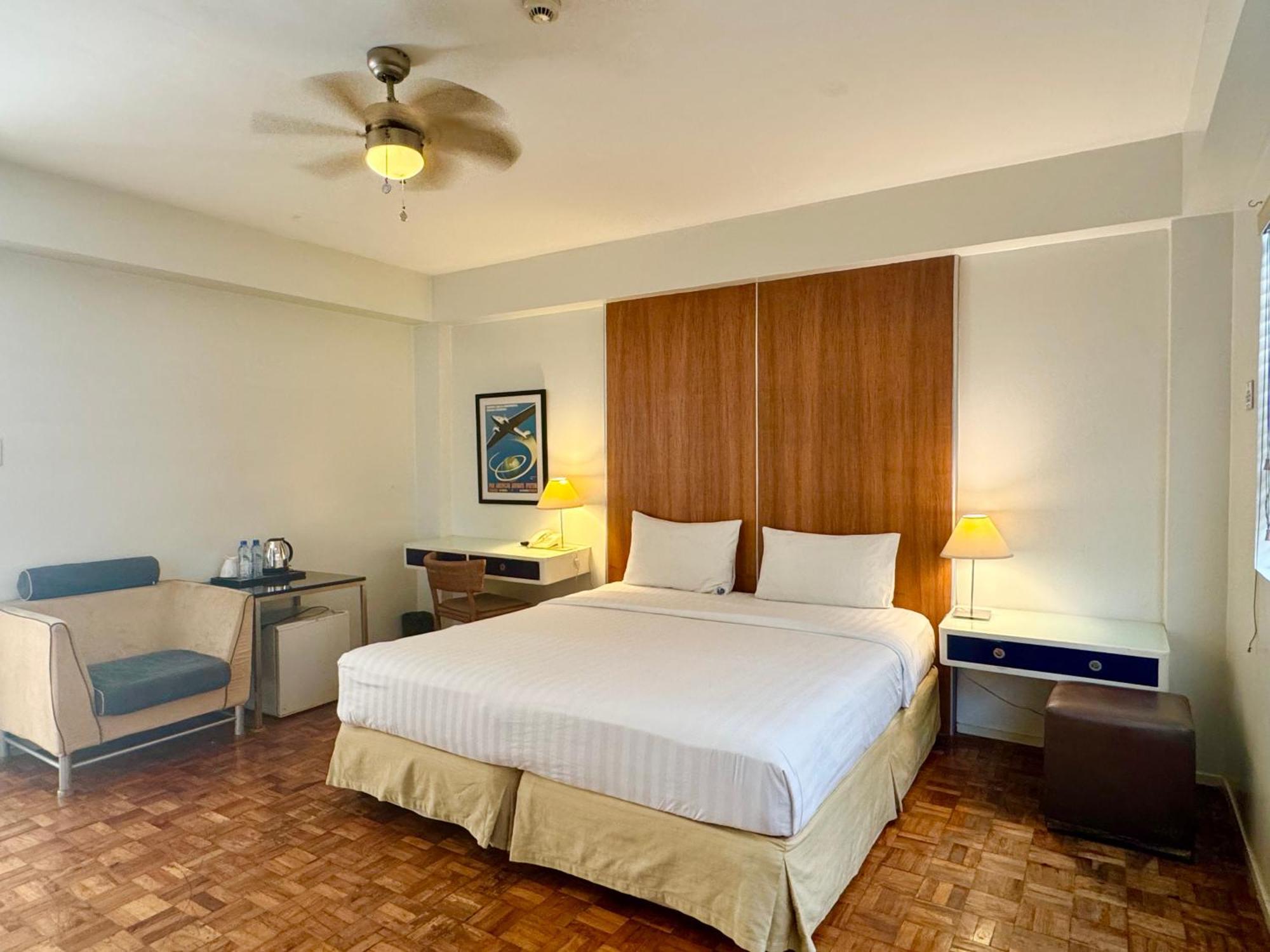 The Clipper House, Poblacion Makati Манила Екстериор снимка